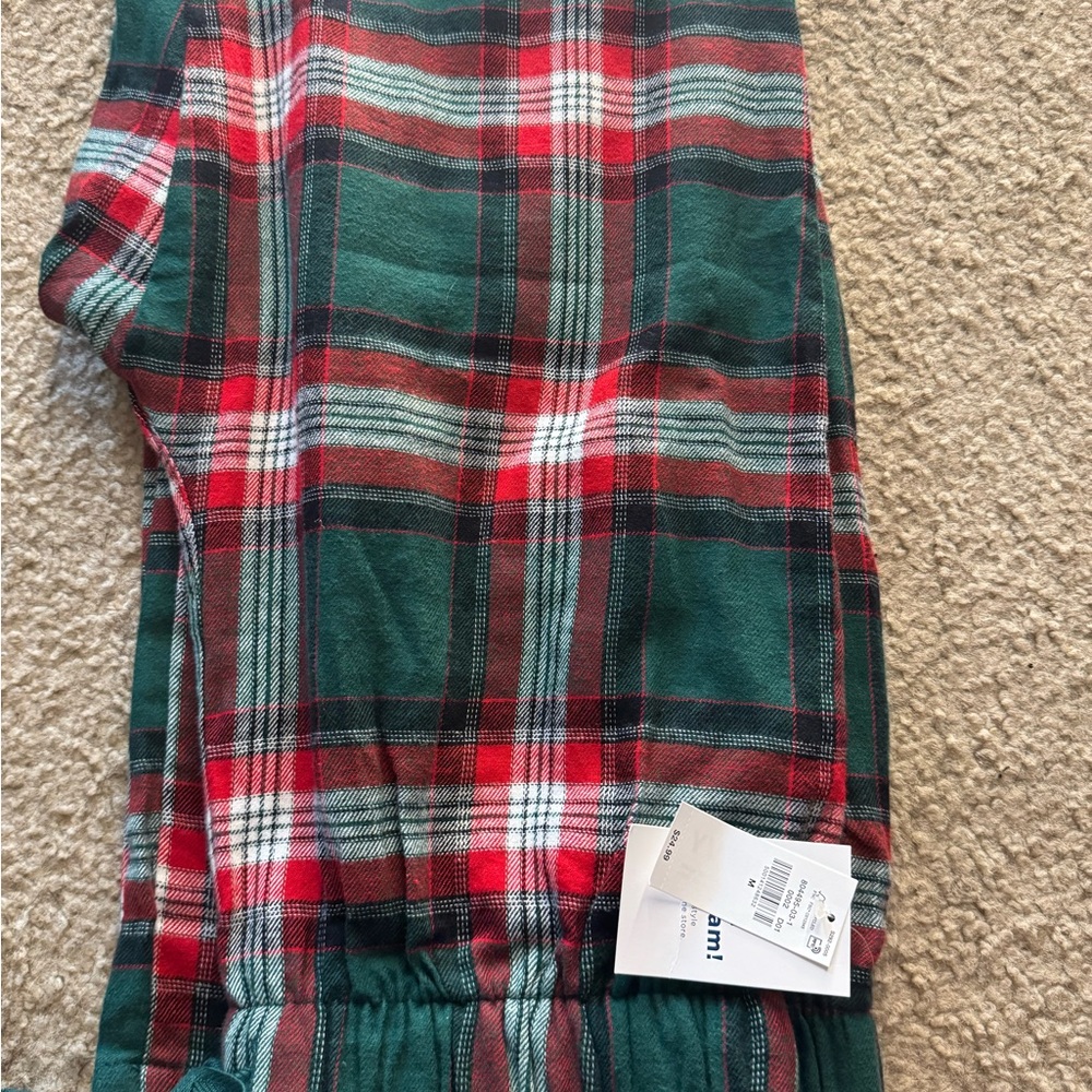 Old Navy Red and Green Plaid Pajama Pants